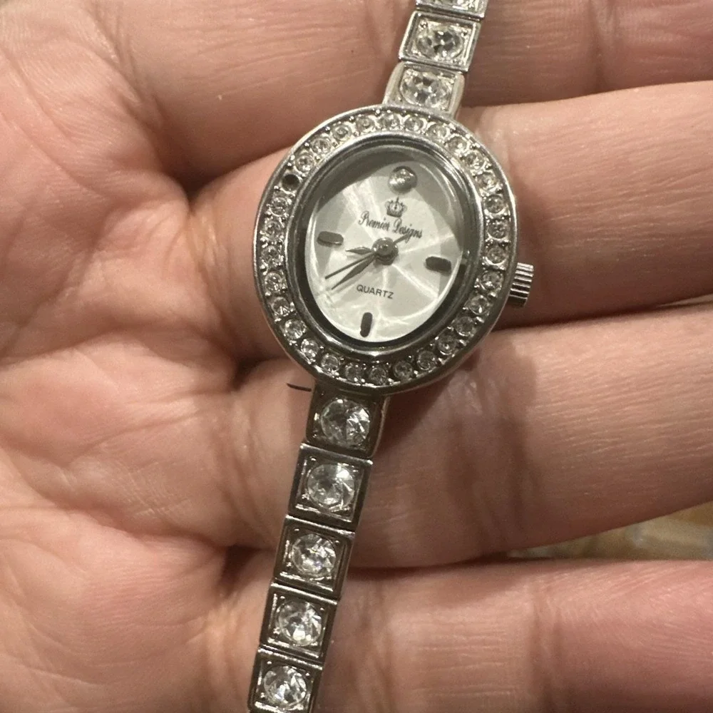 Runs Premier‎ Designs Silver Rhinestone Watch 20mm Fit 7.25 Missing One Crystal